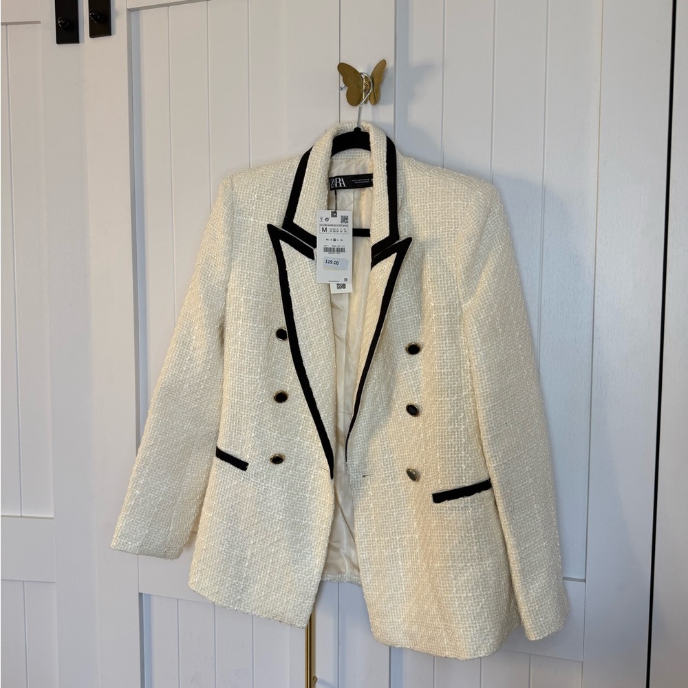 Zara tweed Ivory Jacket with black outline